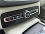 Volvo XC90 T8 390pk AWD Inscription / Blond Leder / Head-Up / ACC / BLIS / Full-LED / El. Stoelen / Trekhaak / Lederen Dashboard / 20'' / Getint Glas / Keyless / Getint Glas / 360 Camera / El. Achterklep / Stoel + Stuurw. Verw