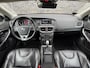 Volvo V40 Cross Country 2.5 T5 255pk+ AWD R-Design Automaat|Camera|IntelliSafe Pro|Leder|19 Inch|Bi-Xenon|Vol optie!!