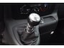 Peugeot Expert 227 2.0 HDI L1H1 Navteq 2/ Dealer onderhouden!/ Dubbele Schuifdeur/ Trekhaak/ Airco/ Cruise/ Bluetooth/ Elek. pakket/ AUX & USB/ Armsteun/ PDC/ Extra getint glas.