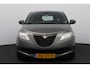 Lancia Ypsilon 0.9 TwinAir Elefantino Plus/ DEALER ONDERHOUDEN!/ Airco/ C.V. Afstand/ Elek. pakket/ Isofix/ Radio-CD AUX & USB/ Multi. LEDER. Stuur/ Getint glas/ Metallic lak.