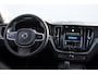 Volvo XC60 T6 350PK Automaat AWD Plus Dark Trekhaak / Adaptieve cruise control / BLIS / Panoramadak / Parkeersensoren voor - en achter / parkeercamera / Elektrische stoelen / stoel - en stuurverwarming /
