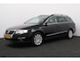 Volkswagen Passat Variant 1.8 TFSI Highline/ 16'' LMV/ Elek. Schuif-Kantel Dak/ LEER/ Stoelverw./ DYNAUDIO!/ RNS-510/ Groot Navi/ Clima/ Cruise/ Elek. pakket/ Isofix/ Radio-CD AUX/ LEDER. Stuur/ Mistl./ PDC/ Dakrails.