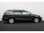 Volkswagen Passat Variant 1.8 TFSI Highline/ 16'' LMV/ Elek. Schuif-Kantel Dak/ LEER/ Stoelverw./ DYNAUDIO!/ RNS-510/ Groot Navi/ Clima/ Cruise/ Elek. pakket/ Isofix/ Radio-CD AUX/ LEDER. Stuur/ Mistl./ PDC/ Dakrails.