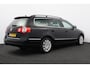 Volkswagen Passat Variant 1.8 TFSI Highline/ 16'' LMV/ Elek. Schuif-Kantel Dak/ LEER/ Stoelverw./ DYNAUDIO!/ RNS-510/ Groot Navi/ Clima/ Cruise/ Elek. pakket/ Isofix/ Radio-CD AUX/ LEDER. Stuur/ Mistl./ PDC/ Dakrails.