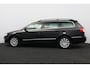 Volkswagen Passat Variant 1.8 TFSI Highline/ 16'' LMV/ Elek. Schuif-Kantel Dak/ LEER/ Stoelverw./ DYNAUDIO!/ RNS-510/ Groot Navi/ Clima/ Cruise/ Elek. pakket/ Isofix/ Radio-CD AUX/ LEDER. Stuur/ Mistl./ PDC/ Dakrails.