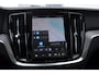 Volvo V60 T8 455PK Automaat Plug-in hybrid AWD Plus Dark Trekhaak / Head up display / / Trekhaak / Panoramadak / Keyless entry / Elektrische achterklep / Stoel - en stuurwielverwarming / BLIS / Adaptieve cruise control / Parkeersensoren met camera