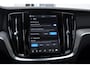 Volvo V60 T8 455PK Automaat Plug-in hybrid AWD Plus Dark Trekhaak / Head up display / / Trekhaak / Panoramadak / Keyless entry / Elektrische achterklep / Stoel - en stuurwielverwarming / BLIS / Adaptieve cruise control / Parkeersensoren met camera