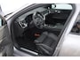 Volvo V60 T8 455PK Automaat Plug-in hybrid AWD Plus Dark Trekhaak / Head up display / / Trekhaak / Panoramadak / Keyless entry / Elektrische achterklep / Stoel - en stuurwielverwarming / BLIS / Adaptieve cruise control / Parkeersensoren met camera
