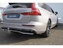 Volvo V60 T8 455PK Automaat Plug-in hybrid AWD Plus Dark Trekhaak / Head up display / / Trekhaak / Panoramadak / Keyless entry / Elektrische achterklep / Stoel - en stuurwielverwarming / BLIS / Adaptieve cruise control / Parkeersensoren met camera