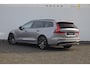 Volvo V60 T8 455PK Automaat Plug-in hybrid AWD Plus Dark Trekhaak / Head up display / / Trekhaak / Panoramadak / Keyless entry / Elektrische achterklep / Stoel - en stuurwielverwarming / BLIS / Adaptieve cruise control / Parkeersensoren met camera