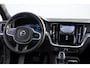 Volvo V60 T8 455PK Automaat Plug-in hybrid AWD Plus Dark Trekhaak / Head up display / / Trekhaak / Panoramadak / Keyless entry / Elektrische achterklep / Stoel - en stuurwielverwarming / BLIS / Adaptieve cruise control / Parkeersensoren met camera
