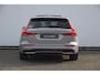 Volvo V60 T8 455PK Automaat Plug-in hybrid AWD Plus Dark Trekhaak / Head up display / / Trekhaak / Panoramadak / Keyless entry / Elektrische achterklep / Stoel - en stuurwielverwarming / BLIS / Adaptieve cruise control / Parkeersensoren met camera