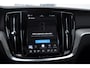 Volvo V60 T8 455PK Automaat Plug-in hybrid AWD Plus Dark Trekhaak / Head up display / / Trekhaak / Panoramadak / Keyless entry / Elektrische achterklep / Stoel - en stuurwielverwarming / BLIS / Adaptieve cruise control / Parkeersensoren met camera