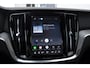 Volvo V60 T8 455PK Automaat Plug-in hybrid AWD Plus Dark Trekhaak / Head up display / / Trekhaak / Panoramadak / Keyless entry / Elektrische achterklep / Stoel - en stuurwielverwarming / BLIS / Adaptieve cruise control / Parkeersensoren met camera