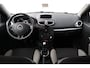 Renault Clio 1.2 Authentique/ 5-Drs/ Trekhaak/ Airco/ Cruise/ Elek. pakket/ Isofix/ Radio-CD AUX/ Multi. Stuur/ Mistl./ Dakspoiler.