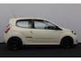 Renault Twingo 1.2 16V Dynamique/ D-Riem verv: 176.000 KM!/ Clima/ Cruise/ Elek. pakket/ Isofix/ Bluetooth/ Multi. LEDER. Stuur/ Mistl./ Dakspoiler.