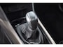 Peugeot 2008 1.6 VTi Féline/ Trekhaak/ Panorama-Dak/ Extra getint glas/ Half-Leder - Alcantara/ Navi/ Clima/ Cruise/ Bluetooth/ Multi. LEDER. Stuur/ Mistl./ PDC V+A/ LED Dagrijverl./ Dakrails.