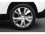 Peugeot 2008 1.6 VTi Féline/ Trekhaak/ Panorama-Dak/ Extra getint glas/ Half-Leder - Alcantara/ Navi/ Clima/ Cruise/ Bluetooth/ Multi. LEDER. Stuur/ Mistl./ PDC V+A/ LED Dagrijverl./ Dakrails.