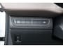 Peugeot 2008 1.6 VTi Féline/ Trekhaak/ Panorama-Dak/ Extra getint glas/ Half-Leder - Alcantara/ Navi/ Clima/ Cruise/ Bluetooth/ Multi. LEDER. Stuur/ Mistl./ PDC V+A/ LED Dagrijverl./ Dakrails.