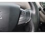 Peugeot 2008 1.6 VTi Féline/ Trekhaak/ Panorama-Dak/ Extra getint glas/ Half-Leder - Alcantara/ Navi/ Clima/ Cruise/ Bluetooth/ Multi. LEDER. Stuur/ Mistl./ PDC V+A/ LED Dagrijverl./ Dakrails.