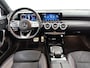 Mercedes-Benz A-klasse 180 AMG Line Amg Line Styling | Night Pakket | Sfeerverlichting | Ledkoplampen | Achteruitrijcamera Inclusief 24 maanden Mercedes-Benz Certified garantie voor Europa.