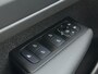Volvo XC40 T2 129pk Momentum Core Automaat | Climate control | Navigatie | Lm-velgen | Apple / Android | Cruise control