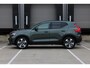 Volvo XC40 B4 Plus Dark | DEMO DEAL | Panoramadak | Elektrisch Verstelbare Voorstoelen | Getint Glas Achter | Keyless | Elektrische Achterklep | Premium audio by Harman Kardon | Stoelverwarming | Stuurverwarming | Volvo UX Infotainment | Adaptieve Cruise Control | Pilot Assist | BLIS