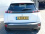 Peugeot 2008 1.2T 100pk Allure Pack | Climate control | Navigatie | Lm velgen | Camera | Apple / Android | All season banden