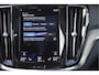 Volvo V60 Cross Country 2.0 B5 AWD Pro 265 pk Lounge Pack | NL-Auto | HUD | Elekt.trekhaak | Stoelverkoeling | Harman/Kardon | 360 gr.camera | Pano | Vol