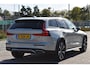 Volvo V60 Cross Country 2.0 B5 AWD Pro 265 pk Lounge Pack | NL-Auto | HUD | Elekt.trekhaak | Stoelverkoeling | Harman/Kardon | 360 gr.camera | Pano | Vol