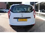 Dacia Lodgy 1.2 TCe Lauréate 5p. Trekhaak, goed onderhouden.