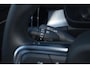Volvo XC40 B4 Plus Dark | Trekhaak | Verwarmbare voorstoelen, voorruit en stuurwiel | Premium audio by Harman Kardon | Adaptieve cruise control | Keyless | BLIS | Elektrische kofferklep | Google Navigatie | All Season banden | Elektrisch verstelbare voorstoel met memory |