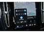 Volvo XC40 B4 Plus Dark | Trekhaak | Verwarmbare voorstoelen, voorruit en stuurwiel | Premium audio by Harman Kardon | Adaptieve cruise control | Keyless | BLIS | Elektrische kofferklep | Google Navigatie | All Season banden | Elektrisch verstelbare voorstoel met memory |