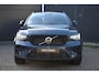Volvo XC40 B4 Plus Dark | Trekhaak | Verwarmbare voorstoelen, voorruit en stuurwiel | Premium audio by Harman Kardon | Adaptieve cruise control | Keyless | BLIS | Elektrische kofferklep | Google Navigatie | All Season banden | Elektrisch verstelbare voorstoel met memory |