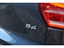 Volvo XC40 B4 Plus Dark | Trekhaak | Verwarmbare voorstoelen, voorruit en stuurwiel | Premium audio by Harman Kardon | Adaptieve cruise control | Keyless | BLIS | Elektrische kofferklep | Google Navigatie | All Season banden | Elektrisch verstelbare voorstoel met memory |