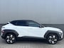 Hyundai Kona 1.6 GDI HEV Premium | 360° Camera | Lederen Bekleding | Stoelverwarming Voor & Achter | Elektrisch Verstelbare Voorstoelen (Memory Bestuurder) |
