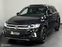 Volkswagen T-Roc 1.5 TSI DSG R-LINE | PANO | TREKH. | BLACK