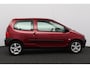 Renault Twingo 1.2 Emotion/ APK 09-2027!/ AIRCO!/ Stuurbekr./ 14'' LMV/ Radio-CD/ Elek. Ramen/ Verstelbare achterbank/ Getint glas/ Metallic lak.
