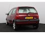 Renault Twingo 1.2 Emotion/ APK 09-2027!/ AIRCO!/ Stuurbekr./ 14'' LMV/ Radio-CD/ Elek. Ramen/ Verstelbare achterbank/ Getint glas/ Metallic lak.