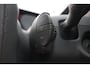 Renault Twingo 1.2 Emotion/ APK 09-2027!/ AIRCO!/ Stuurbekr./ 14'' LMV/ Radio-CD/ Elek. Ramen/ Verstelbare achterbank/ Getint glas/ Metallic lak.