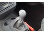 Renault Twingo 1.2 Emotion/ APK 09-2027!/ AIRCO!/ Stuurbekr./ 14'' LMV/ Radio-CD/ Elek. Ramen/ Verstelbare achterbank/ Getint glas/ Metallic lak.