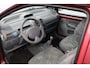 Renault Twingo 1.2 Emotion/ APK 09-2027!/ AIRCO!/ Stuurbekr./ 14'' LMV/ Radio-CD/ Elek. Ramen/ Verstelbare achterbank/ Getint glas/ Metallic lak.