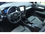 Volvo XC40 B4 Plus Dark | Trekhaak | Verwarmbare voorstoelen en stuurwiel | Premium audio by Harman Kardon | Adaptieve cruise control | Verwarmbare voorruit | Keyless