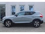 Volvo XC40 B4 Plus Dark | Trekhaak | Verwarmbare voorstoelen en stuurwiel | Premium audio by Harman Kardon | Adaptieve cruise control | Verwarmbare voorruit | Keyless