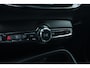 Volvo XC40 B4 Plus Dark | Trekhaak | Verwarmbare voorstoelen en stuurwiel | Premium audio by Harman Kardon | Adaptieve cruise control | Verwarmbare voorruit | Keyless