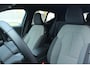 Volvo XC40 B4 Plus Dark | Trekhaak | Verwarmbare voorstoelen en stuurwiel | Premium audio by Harman Kardon | Adaptieve cruise control | Verwarmbare voorruit | Keyless