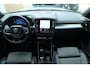 Volvo XC40 B4 Plus Dark | Trekhaak | Verwarmbare voorstoelen en stuurwiel | Premium audio by Harman Kardon | Adaptieve cruise control | Verwarmbare voorruit | Keyless