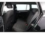 Volkswagen Golf Variant 1.0 TSI Connected Series/ HISTORIE!/ Trekhaak/ 16'' LMV/ Apple + Android/ Camera/ DAB+/ Navi/ Clima/ Cruise/ Elek. pakket/ Isofix/ Bluetooth/ Armsteun/ Multi. LEDER. Stuur/ Mistl./ PDC V+A/ Extra getint glas.