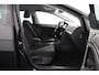 Volkswagen Golf Variant 1.0 TSI Connected Series/ HISTORIE!/ Trekhaak/ 16'' LMV/ Apple + Android/ Camera/ DAB+/ Navi/ Clima/ Cruise/ Elek. pakket/ Isofix/ Bluetooth/ Armsteun/ Multi. LEDER. Stuur/ Mistl./ PDC V+A/ Extra getint glas.