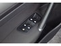 Volkswagen Golf Variant 1.0 TSI Connected Series/ HISTORIE!/ Trekhaak/ 16'' LMV/ Apple + Android/ Camera/ DAB+/ Navi/ Clima/ Cruise/ Elek. pakket/ Isofix/ Bluetooth/ Armsteun/ Multi. LEDER. Stuur/ Mistl./ PDC V+A/ Extra getint glas.